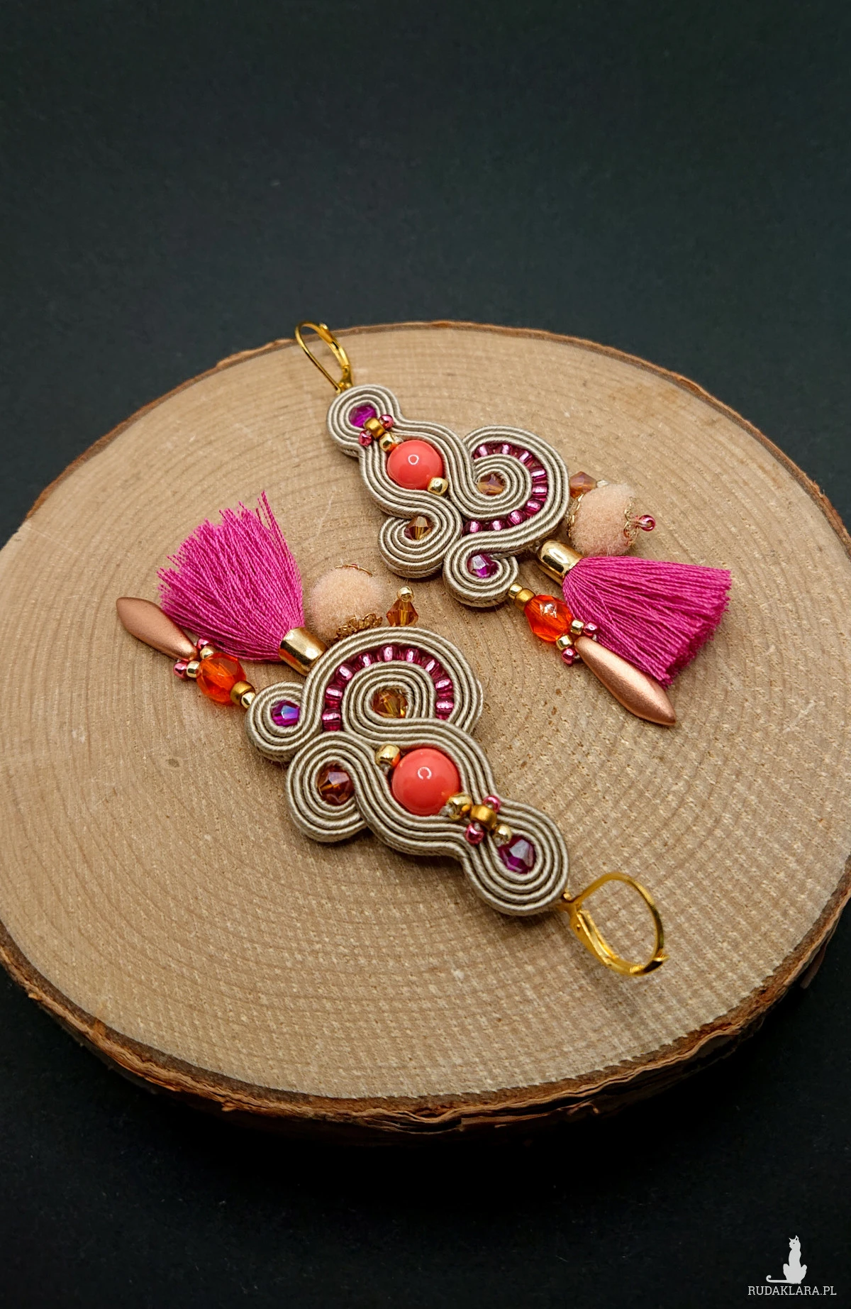 BEŻOWO-KOLOROWE KOLCZYKI SUTASZ W STYLU BOHO